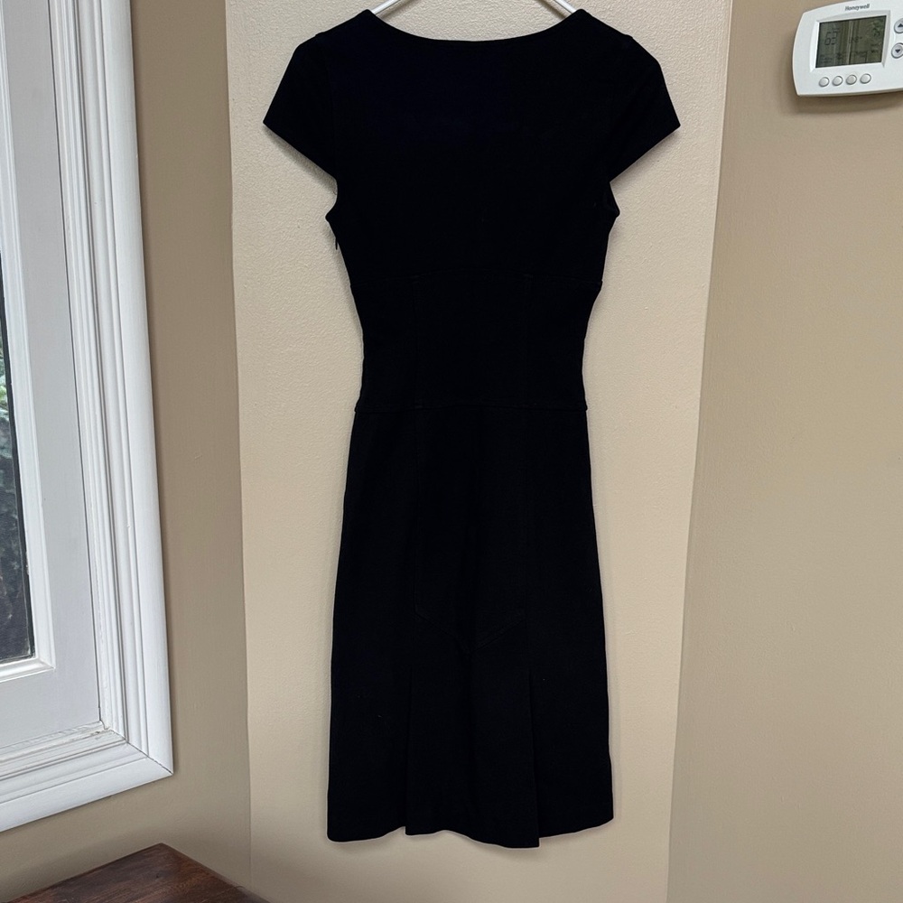 Diane von Furstenberg Elegant Black Cap Sleeve A Line Dress sz 2 good condition - Picture 3 of 10